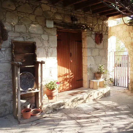 Lantana Stone House Case de vacanță *