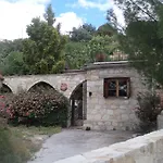 Lantana Stone House * Lemona