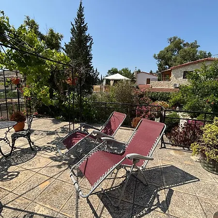 בית נופש Lantana Stone House