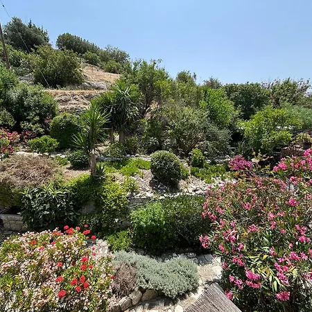 בית נופש Lantana Stone House