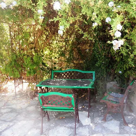 Holiday home Lantana Stone House