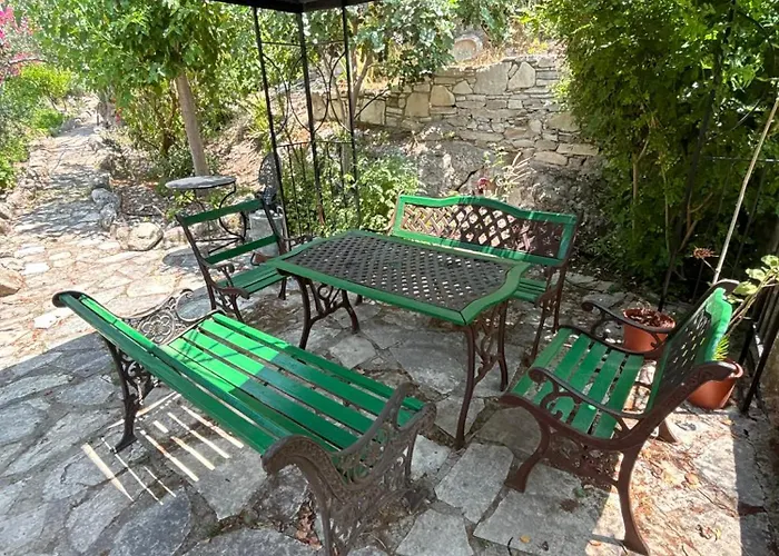 Lantana Stone House בית נופש *