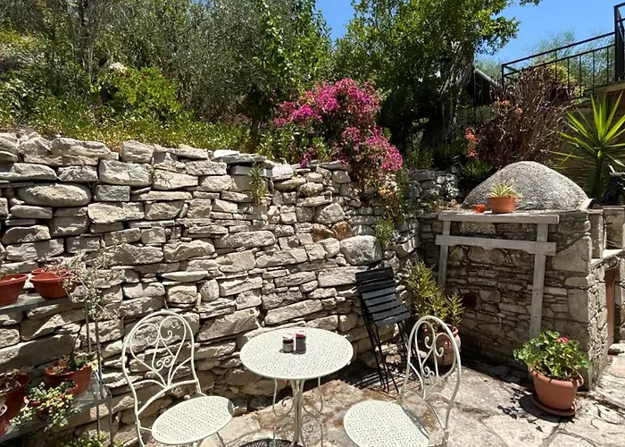 בית נופש Lantana Stone House Lemona