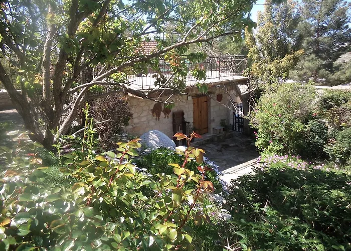 Lantana Stone House Lemona